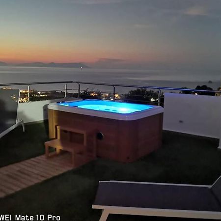 Loft incantevole con idromassaggio esterno privato Patti Esterno foto