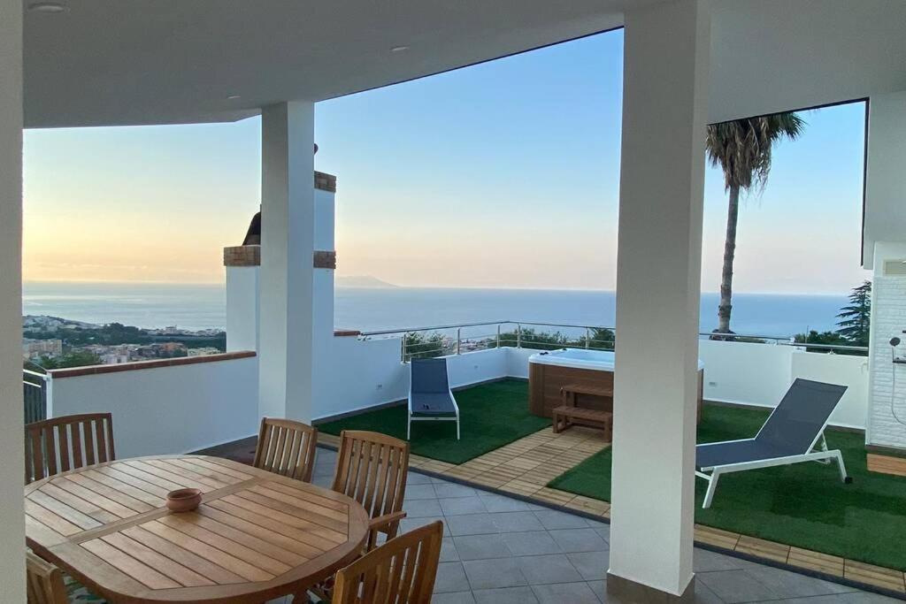 Loft incantevole con idromassaggio esterno privato Patti Esterno foto