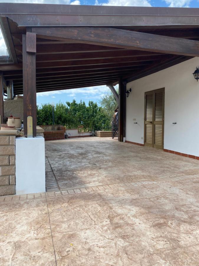 Loft incantevole con idromassaggio esterno privato Patti Esterno foto
